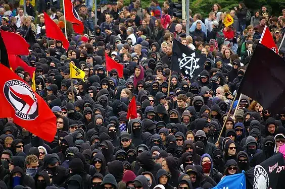 Punk, Actitud y Compromiso 2 Punks autónomos anarquistas